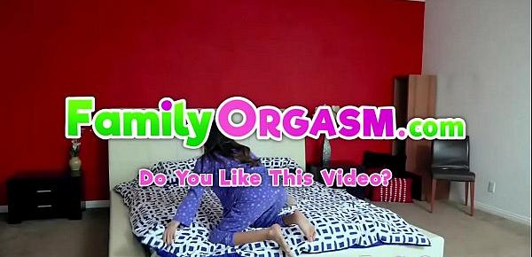 FamilyOrgasm.com - Hot Pijamas Night Club and Daddy